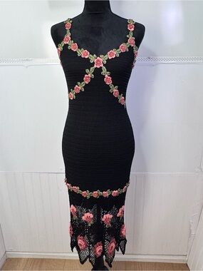 Stunning Vintage Cache Y2K Crochet Floral Appliqué Dress